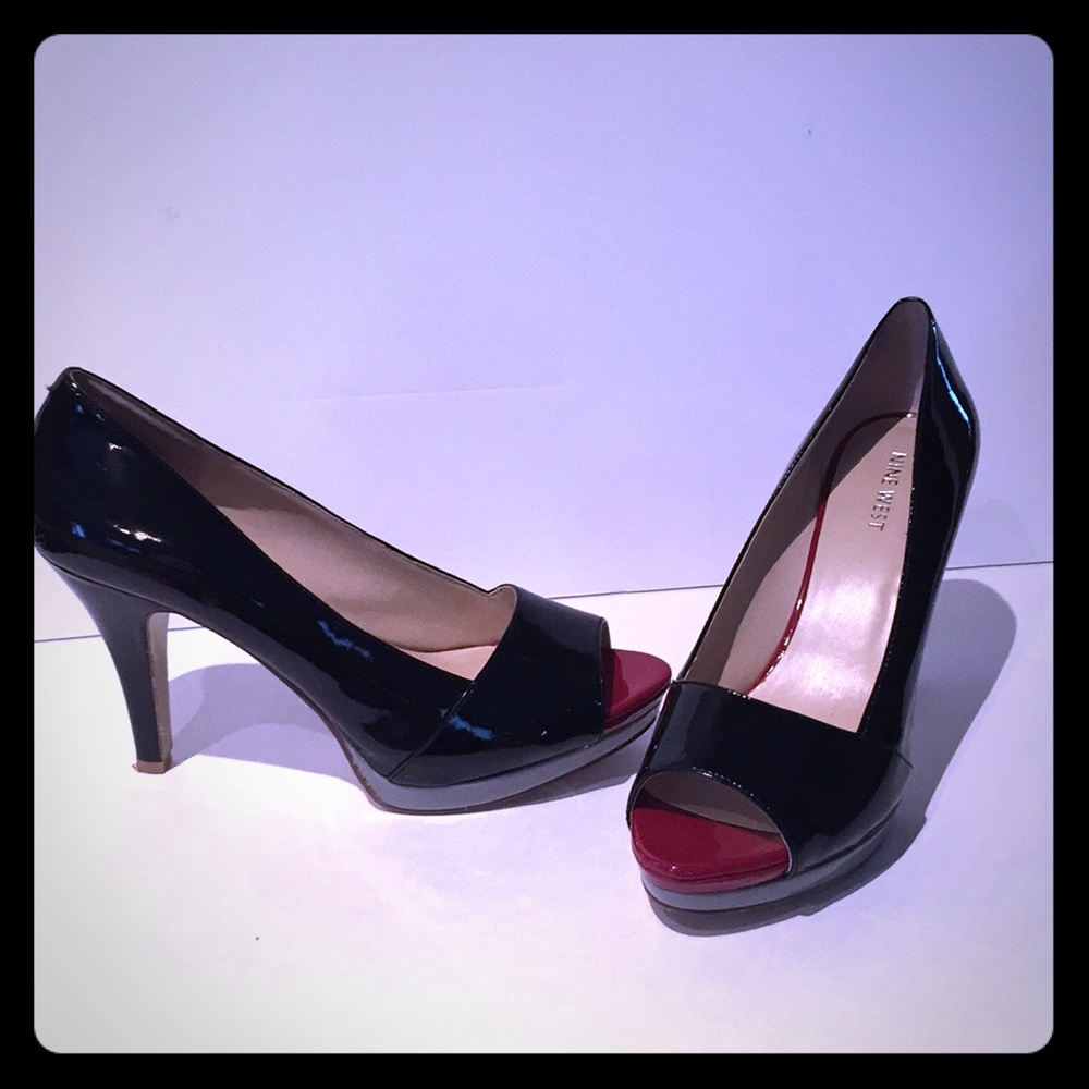 Nine West black open red toe heel